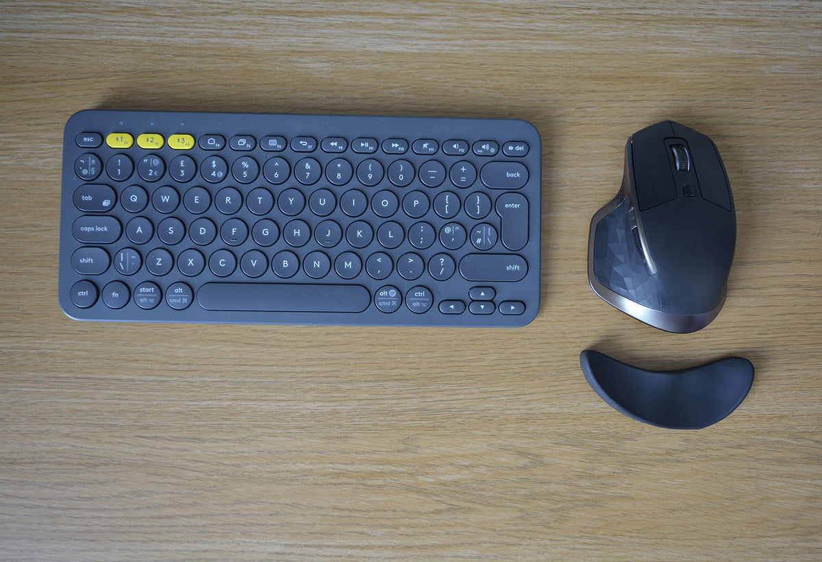 Right-Handed Silicone Ergonomic Mouse Wrist Rest, Black